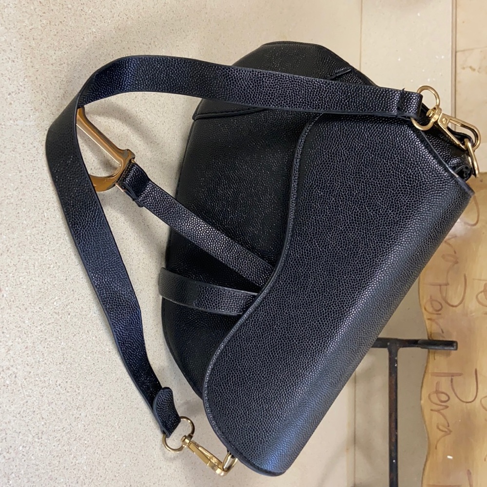 Inexpensive black kidney shaped